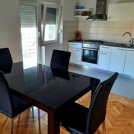 Goran Appartement *